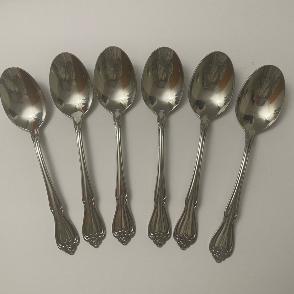 Oneida Arbor Rose Stainless True Rose 1881 Roger’s Ltd Spoons Silverware